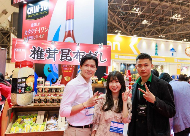 CHIN-SU trở thành thương hiệu được giới trẻ yêu thích tại Thương hiệu Vàng TP.HCM - Ảnh 5. CHIN-SU trở thành thương hiệu được giới trẻ yêu thích tại Thương hiệu Vàng TP.HCM - Ảnh 5.