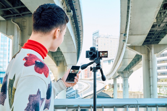 Giới trẻ đổ x&ocirc; mua m&aacute;y quay Vlog cho dịp nghỉ lễ cuối năm - Ảnh 4.