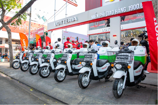 Honda Việt Nam hợp tác cùng Lotteria Việt Nam triển khai dự án sử dụng xe điện giao hàng - Ảnh 1. Honda Việt Nam hợp tác cùng Lotteria Việt Nam triển khai dự án sử dụng xe điện giao hàng - Ảnh 1.