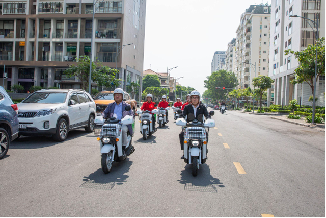 Honda Việt Nam hợp tác cùng Lotteria Việt Nam triển khai dự án sử dụng xe điện giao hàng - Ảnh 4. Honda Việt Nam hợp tác cùng Lotteria Việt Nam triển khai dự án sử dụng xe điện giao hàng - Ảnh 4.