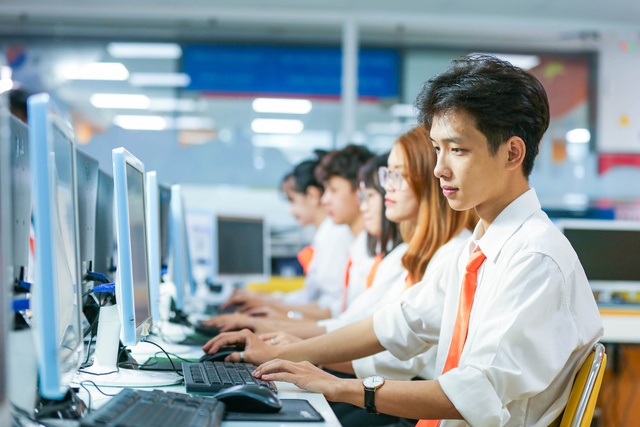 Thương mại điện tử: &ldquo;V&ugrave;ng đất hứa&rdquo; với giới trẻ trong thời đại số - Ảnh 1.