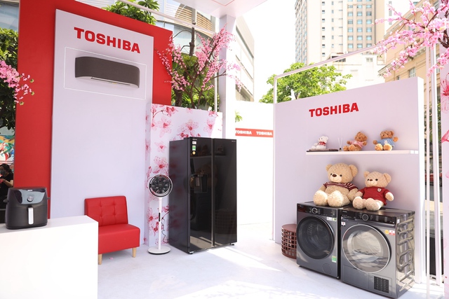 C&oacute; g&igrave; hấp dẫn tr&ecirc;n chuyến xe &ldquo;Đến Trạm Tết Thịnh&rdquo; của Toshiba m&agrave; khiến nh&agrave; nh&agrave; c&ugrave;ng tham gia hưởng ứng - Ảnh 4.