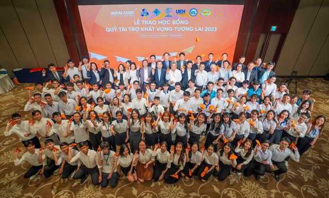 Tập đoàn Mirae Asset tặng học bổng hơn 4 tỷ cho sinh viên Việt Nam - Ảnh 1.
