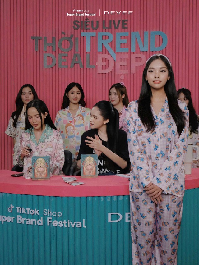 Giải mã phiên live 25 tiếng khuynh đảo ngành thời trang của TikTok Shop - Ảnh 3.