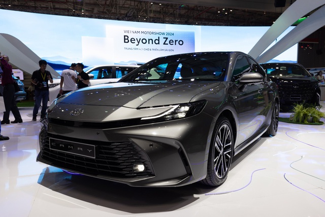 Toyota Camry thế hệ mới ra mắt Việt Nam - Ngôi sao sáng tại Vietnam Motor Show 2024 - Ảnh 4.