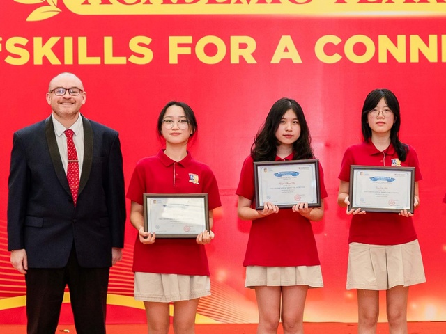 Cách hội bạn thân Royal School khẳng định chất riêng: Học và chơi đều “đỉnh nóc”, tiến bộ cùng nhau là ưu tiên hàng đầu - Ảnh 1.