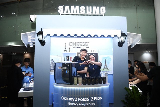 Thêm điểm check-in độc lạ cho bạn trẻ: Galaxy AI Café - Ảnh 1.