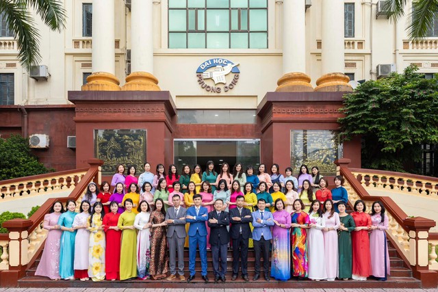 Khoa Ngoại ngữ Đại học Phương Đông - 30 năm sáng tạo và không ngừng đổi mới - Ảnh 1.