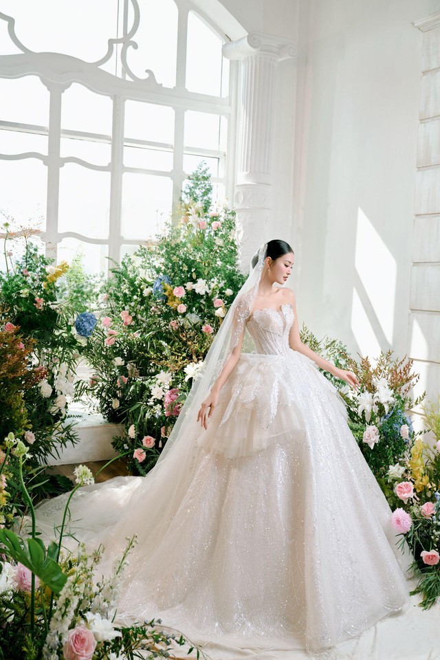 White Rose Bridal - Bộ sưu tập váy cưới cao cấp kết hợp cùng Á hậu Bùi Khánh Linh, nâng tầm giấc mơ cô dâu Việt - Ảnh 3.