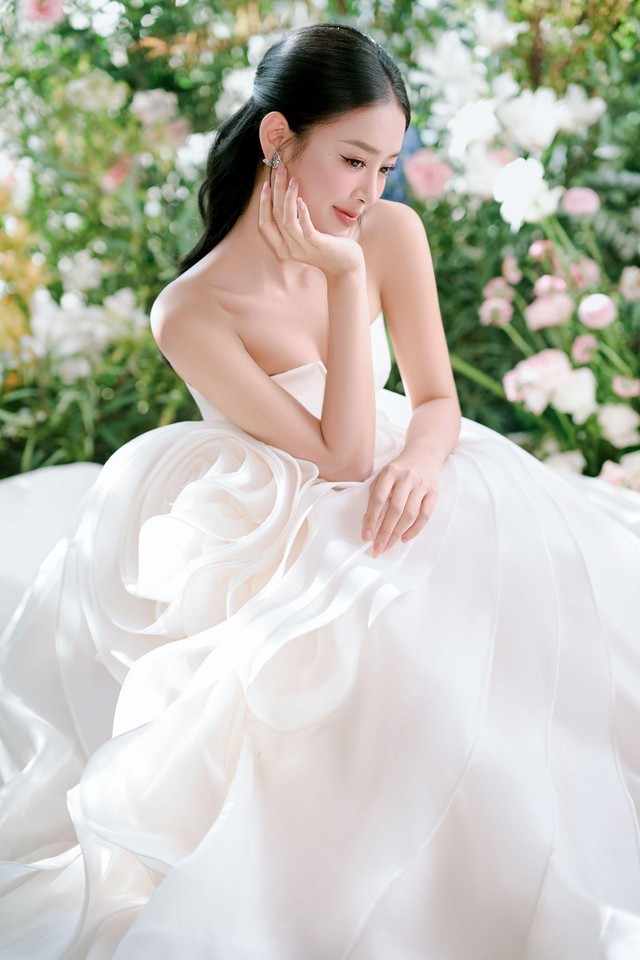 White Rose Bridal - Bộ sưu tập váy cưới cao cấp kết hợp cùng Á hậu Bùi Khánh Linh, nâng tầm giấc mơ cô dâu Việt - Ảnh 4.