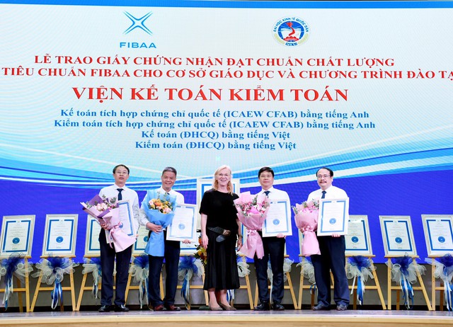 Chương trình Kế toán/ Kiểm toán tích hợp ICAEW CFAB của NEU đạt chuẩn FIBAA - Ảnh 1.