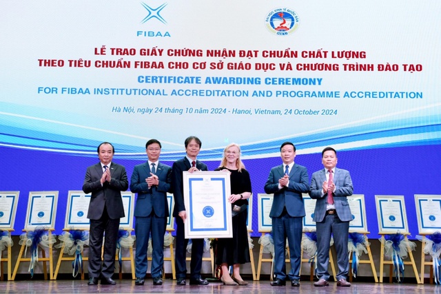 Chương trình Kế toán/ Kiểm toán tích hợp ICAEW CFAB của NEU đạt chuẩn FIBAA - Ảnh 2.