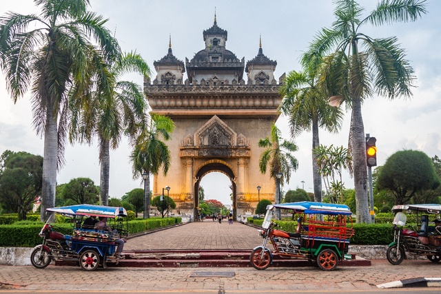 Ghé thăm một nước Lào yên bình những ngày cuối năm - Ảnh 1.