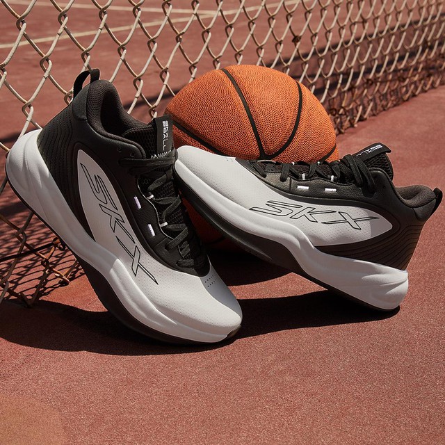 Kết hợp với 3 danh thủ NBA, Skechers ra mắt BST giày bóng rổ chiều lòng mọi dân chơi - Ảnh 2.