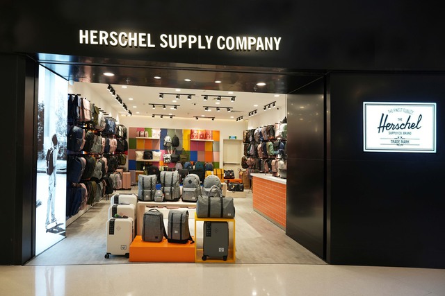 Biểu tượng thời trang toàn cầu - thương hiệu Herschel Supply đã có mặt tại Việt Nam - Ảnh 1.