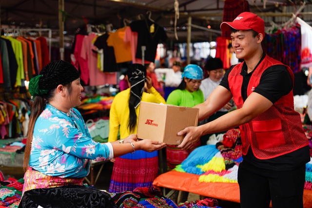 J&T Express tri ân khách hàng thân thiết dịp cuối năm - Ảnh 1.
