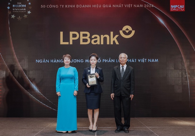 LPBank lọt Top 50 doanh nghiệp kinh doanh hiệu quả và Nhà tuyển dụng yêu thích- Ảnh 1.