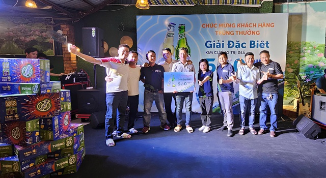 Giật nắp Tuborg, rinh ngay Vespa phiên bản đặc biệt trong mùa lễ hội cuối năm - Ảnh 1.