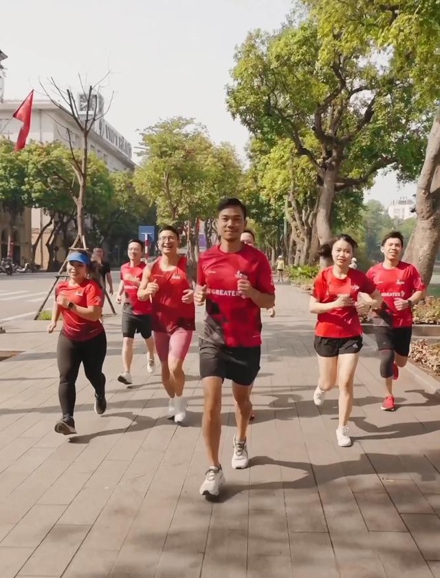 Dàn lãnh đạo Techcombank truyền cảm hứng “đốt cháy” runner trước thềm giải Marathon Quốc Tế TP. Hồ Chí Minh - Ảnh 3.