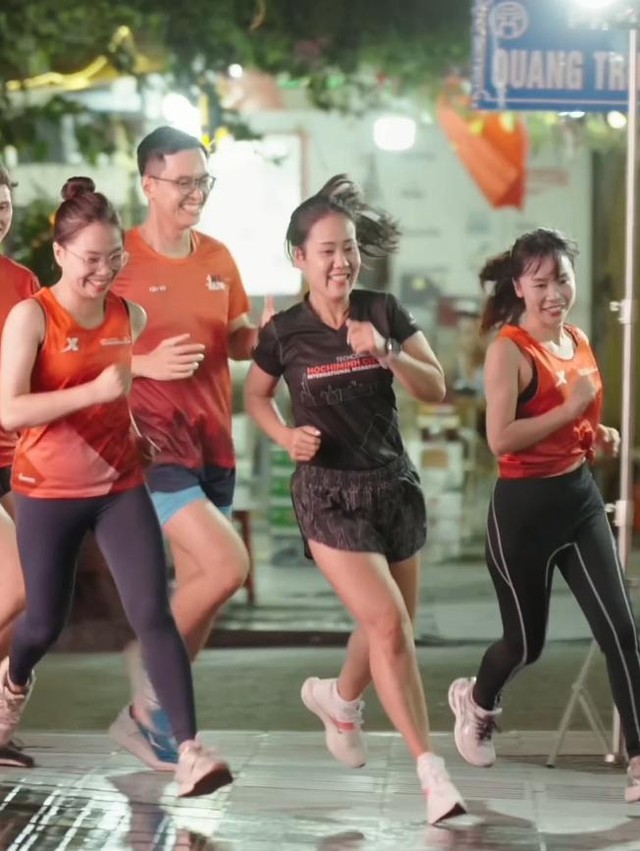 Dàn lãnh đạo Techcombank truyền cảm hứng “đốt cháy” runner trước thềm giải Marathon Quốc Tế TP. Hồ Chí Minh - Ảnh 4.