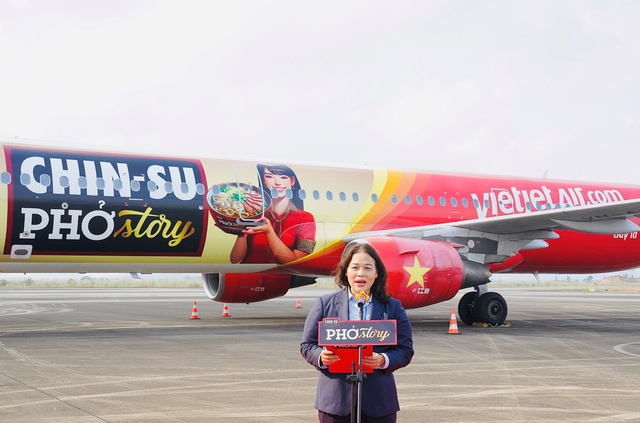 Tận hưởng tinh hoa hương vị Phở Story của CHIN-SU trên độ cao 10.000 mét cùng Vietjet - Ảnh 1.