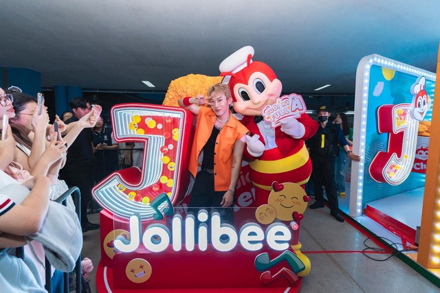 Jollibee Mascot check-in khắp Việt Nam - Chào mừng hành trình 200 cửa hàng Jollibee - Ảnh 4.