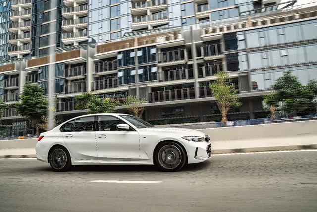 Khởi động mùa giáng sinh với ưu đãi lên đến hơn 300 triệu đồng từ BMW - Ảnh 1.