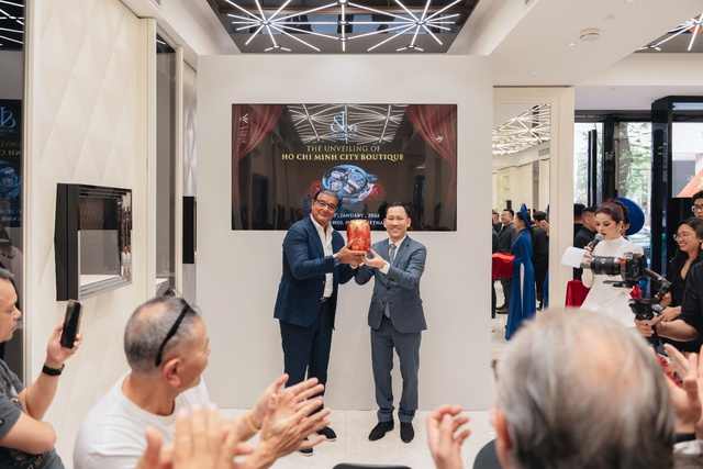 Jacob&Co. ra mắt cửa hàng flagship đầu tiên tại Việt Nam - Ảnh 2.