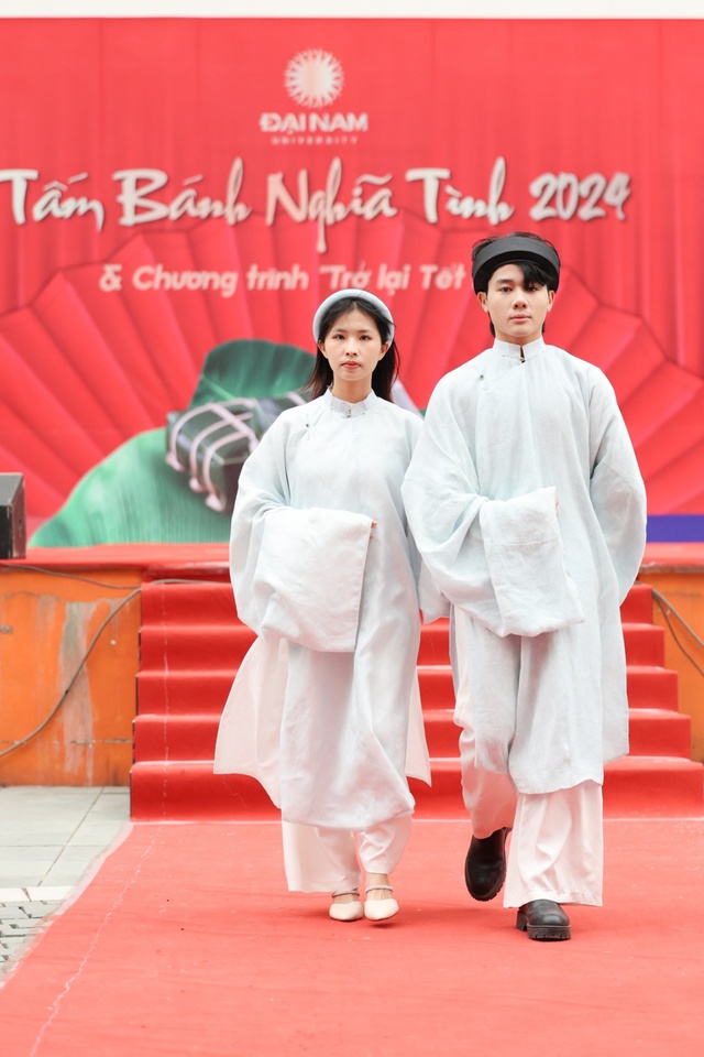 Thầy tr&ograve; ĐH Đại Nam tr&igrave;nh diễn Cổ phục Việt t&ocirc;n vinh c&aacute;c gi&aacute; trị văn ho&aacute; truyền thống - Ảnh 14.