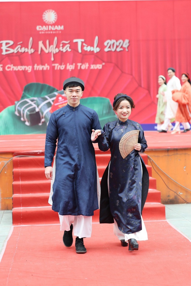 Thầy tr&ograve; ĐH Đại Nam tr&igrave;nh diễn Cổ phục Việt t&ocirc;n vinh c&aacute;c gi&aacute; trị văn ho&aacute; truyền thống - Ảnh 7.