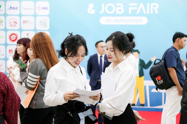 UEF sôi nổi hoạt động “lên dây cót tinh thần” cho sinh viên sau kỳ nghỉ Tết - Ảnh 10.