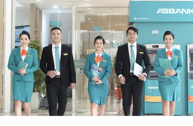 ABBANK xếp thứ 8 trong nhóm Nhà tuyển dụng được yêu thích ngành Tài chính năm 2023 - Ảnh 4.