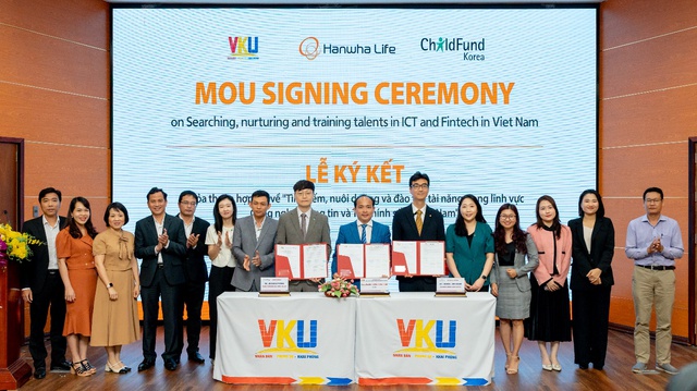 Hanwha Life chung tay ph&aacute;t triển nh&acirc;n t&agrave;i ng&agrave;nh CNTT-TT v&agrave; t&agrave;i ch&iacute;nh tại Việt Nam - Ảnh 1.