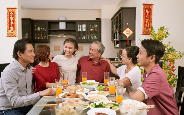 Ng&oacute; nghi&ecirc;ng &ldquo;checklist&rdquo; hoạt động chơi xuy&ecirc;n m&ugrave;a Tết của giới trẻ TP.HCM - Ảnh 4.