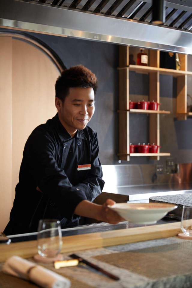 Trò chuyện cùng 2 đầu bếp Việt của nhà hàng Nhật Fusion được đề cử WeChoice Awards 2023 - Ảnh 4.