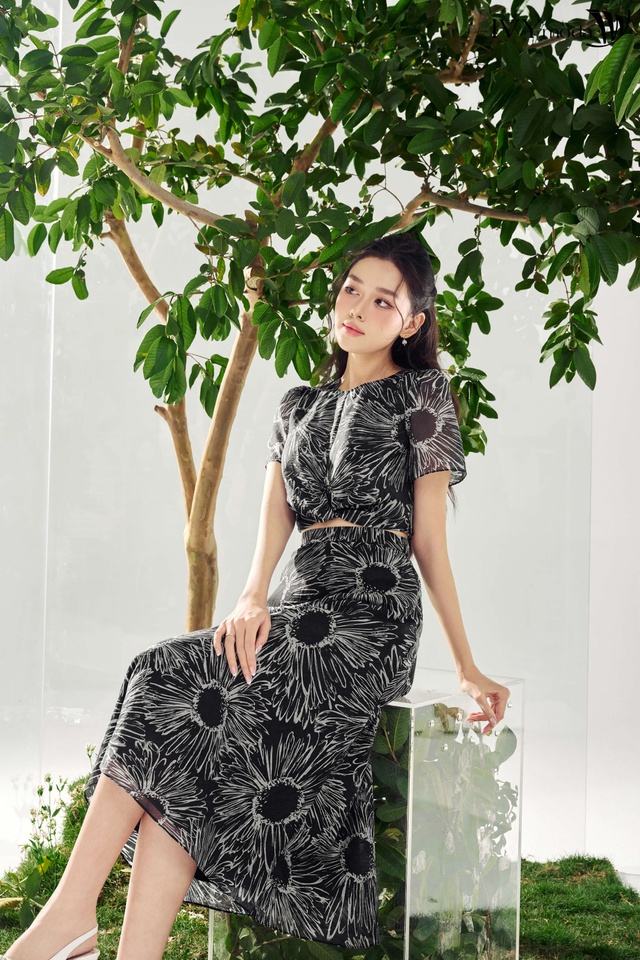 Hoa hậu Khánh Vân, Á hậu Chế Nguyễn Quỳnh Châu khiến tín đồ thời trang phát sốt khi hóa thân thành quý cô công sở kiểu mới của IVY moda - Ảnh 9.