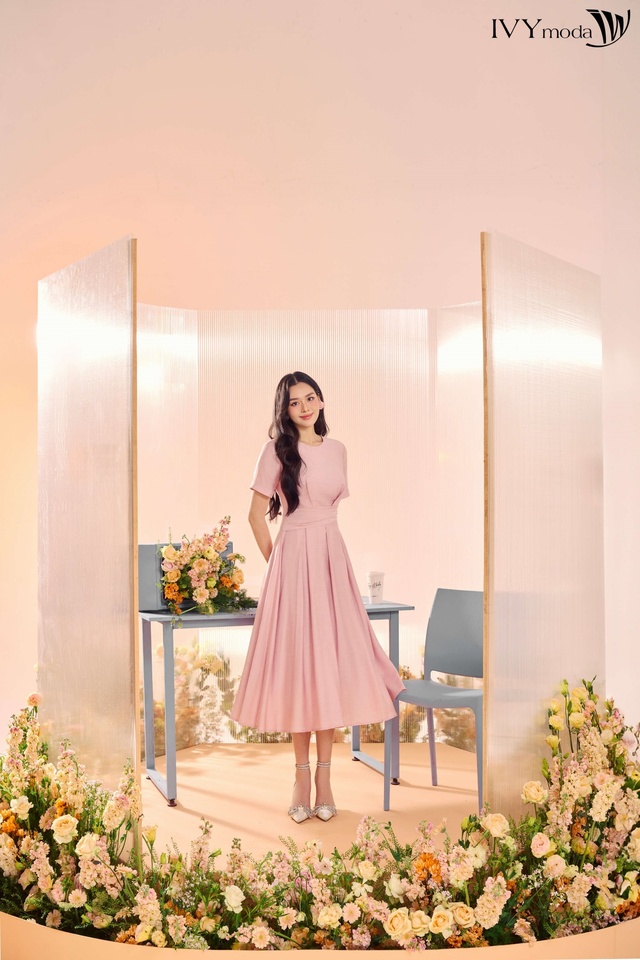 Hoa hậu Khánh Vân, Á hậu Chế Nguyễn Quỳnh Châu khiến tín đồ thời trang phát sốt khi hóa thân thành quý cô công sở kiểu mới của IVY moda - Ảnh 10.