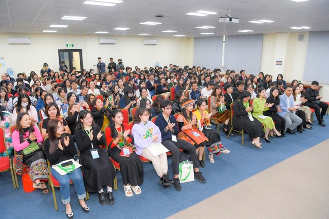 Lộ diện 16 đội xuất sắc nhất &ldquo;Tiếng n&oacute;i Xanh&rdquo; sau m&agrave;n tranh t&agrave;i nảy lửa - Ảnh 2.