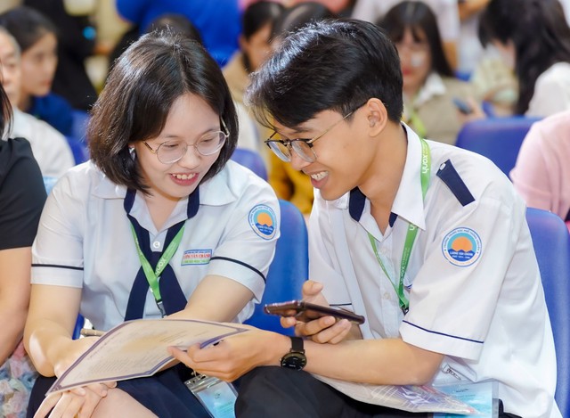 Lộ diện 16 đội xuất sắc nhất &ldquo;Tiếng n&oacute;i Xanh&rdquo; sau m&agrave;n tranh t&agrave;i nảy lửa - Ảnh 4.