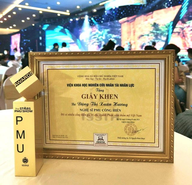 Doanh nhân Xuân Hương nhận giải thưởng “Nghệ sĩ PMU Cống hiến năm 2024” tại PMU AWARDS - Ảnh 2.