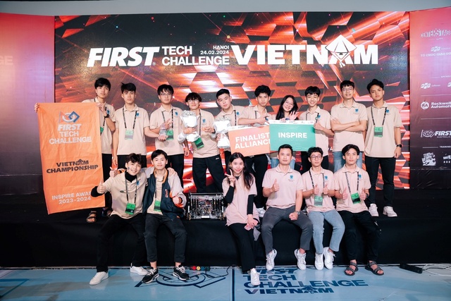 Đại diện Việt Nam mang nét đẹp truyền thống đến FIRST Championship 2024 - Ảnh 2.