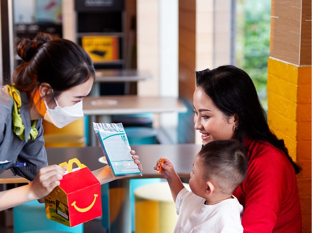 Tiên phong hướng tới nền kinh tế xanh, McDonald’s Việt Nam nhận giải Rồng Vàng lần thứ 6 - Ảnh 2.