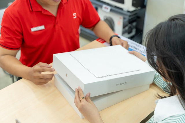 CellphoneS mở bán Macbook Air M3, lên đời chỉ hơn 24 triệu - Ảnh 1.