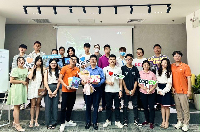 Th&aacute;ch thức v&agrave; giải ph&aacute;p việc l&agrave;m cho sinh vi&ecirc;n ng&agrave;nh kinh tế, Marketing - Ảnh 2.