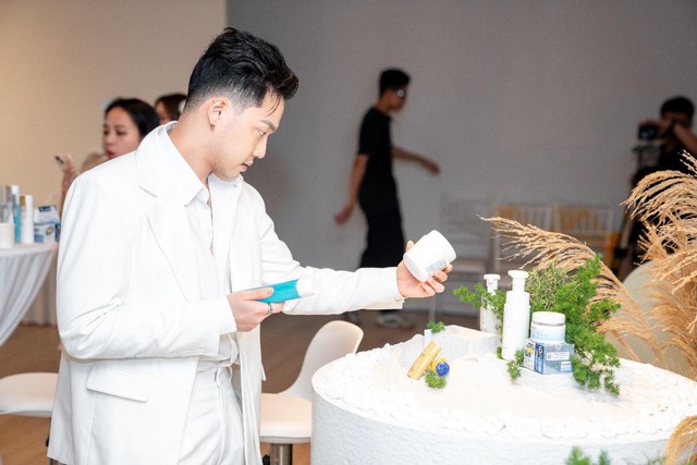 Gel dưỡng ẩm của h&atilde;ng n&agrave;o m&agrave; nh&agrave; Thủng Long Family phải xin th&ecirc;m để đem về cho vợ d&ugrave;ng - Ảnh 7.