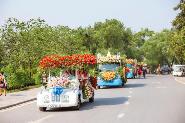 Nắng nóng, hàng ngàn du khách vẫn đổ về Sa Pa, Hạ Long, Sầm Sơn vui chơi ngày đầu lễ - Ảnh 11.