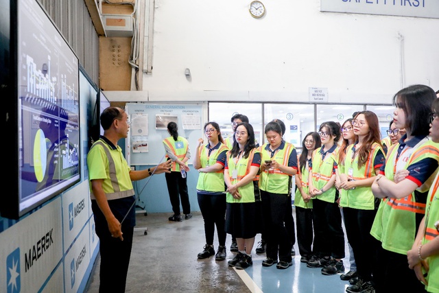 X&eacute;t tuyển học bạ thu h&uacute;t th&iacute; sinh đăng k&yacute; nh&oacute;m ng&agrave;nh kinh doanh, quản l&yacute;, truyền th&ocirc;ng - Ảnh 4.
