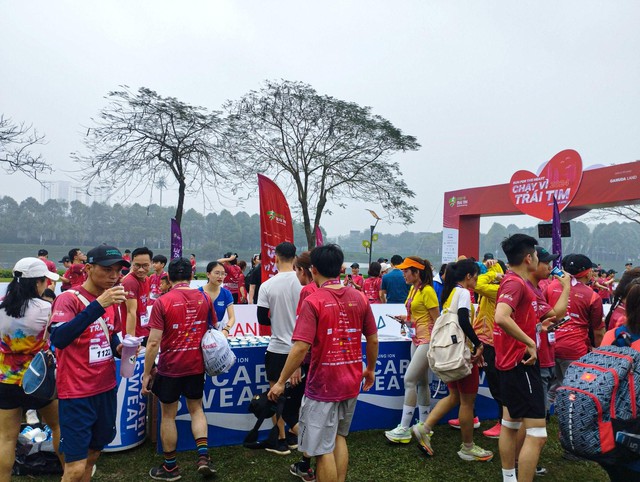 Pocari Sweat Việt Nam tiếp sức Chạy Vì Trái Tim 2024 thành công - Ảnh 1.