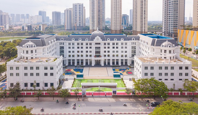 Học bổng trọn đời của trường H&agrave; Nội Toronto - Nơi đ&aacute;nh thức niềm đam m&ecirc; kiến thức thuần t&uacute;y - Ảnh 1.