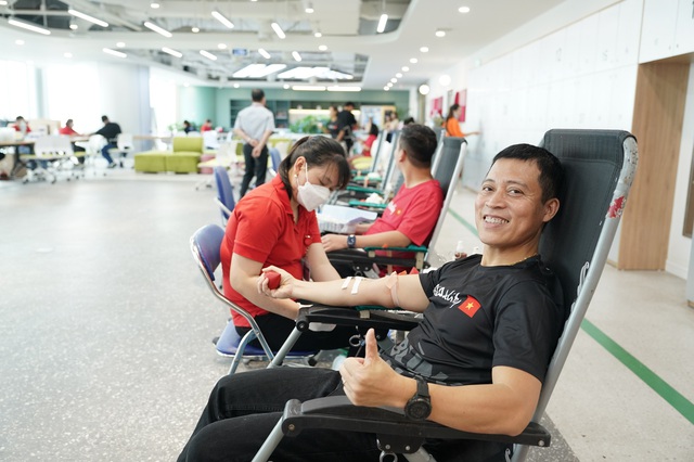 Gần 200 thành viên AIA Việt Nam tham gia hiến máu nhân đạo - Ảnh 1.
